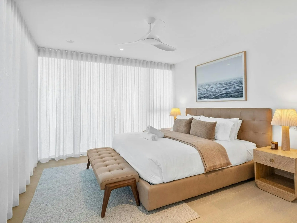 3 Bedroom unit in Burleigh - Master Bedroom