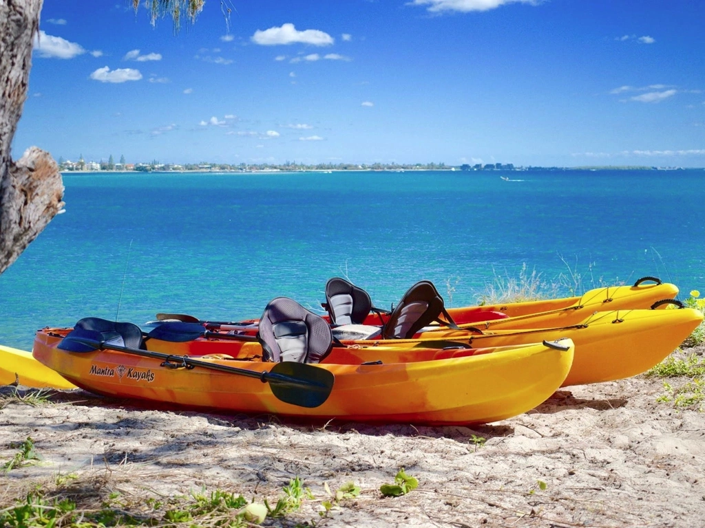 Paradise break tour on Wave break Island, Gold Coast with Seaway Kayaking Tours