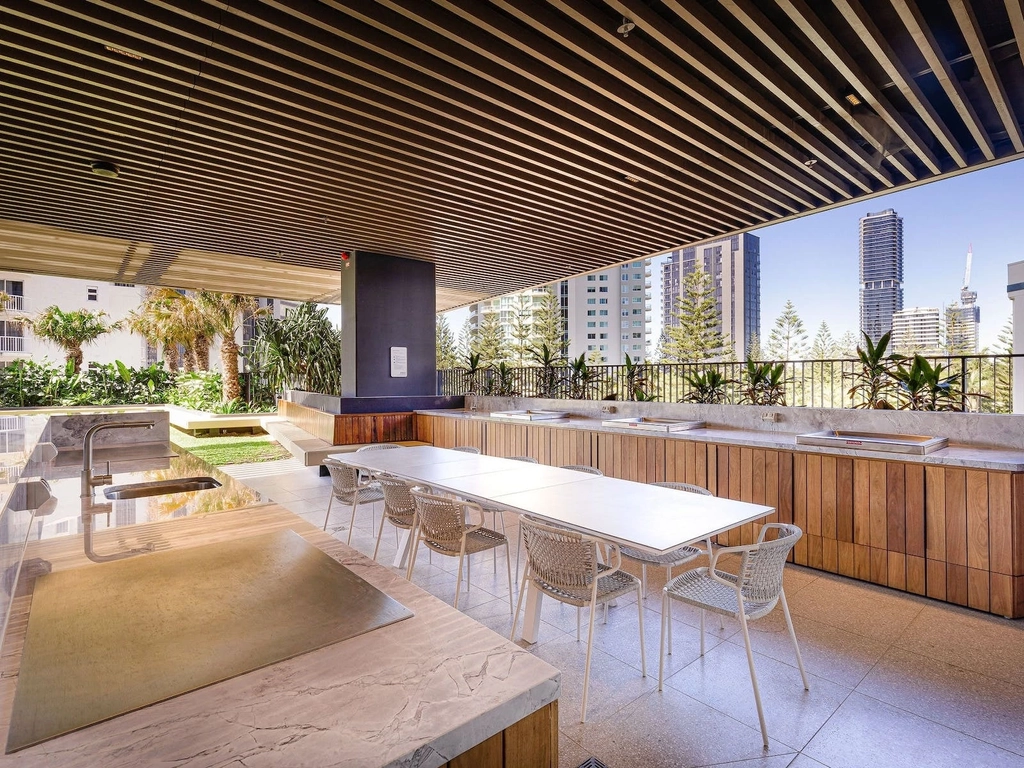 BBQ Deck - Ultiqa Signature Broadbeach