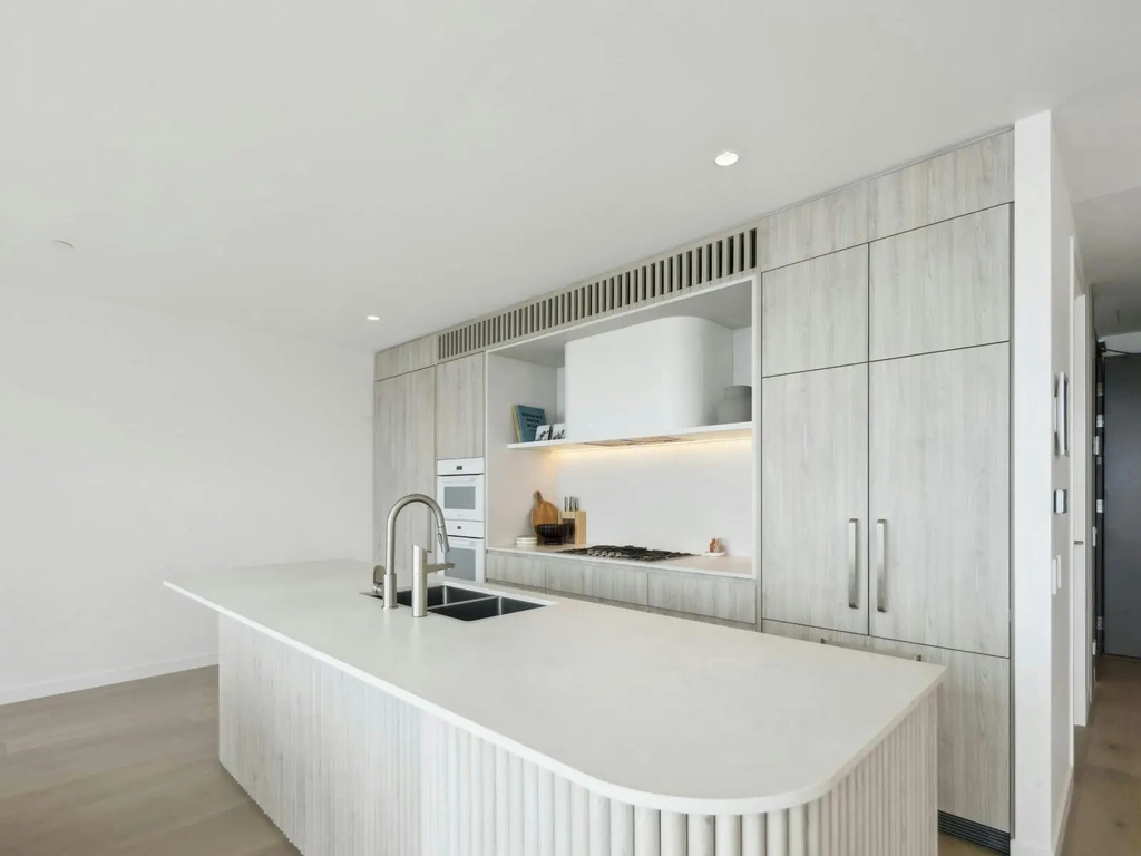 3 Bedroom unit in Burleigh - Kitchen