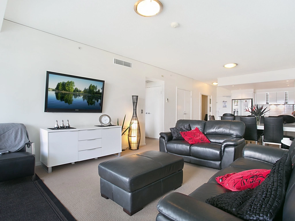 Sierra Grande - Broadbeach - Living Room and Dining Area