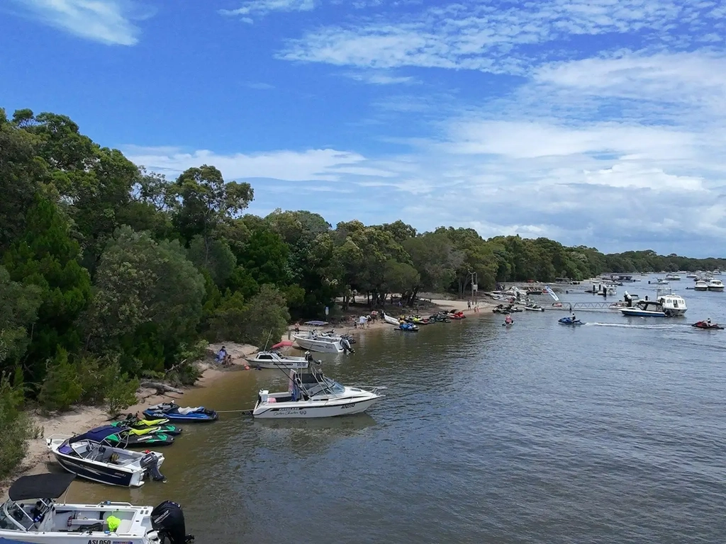 Boating Enthusiasts at Tipplers
