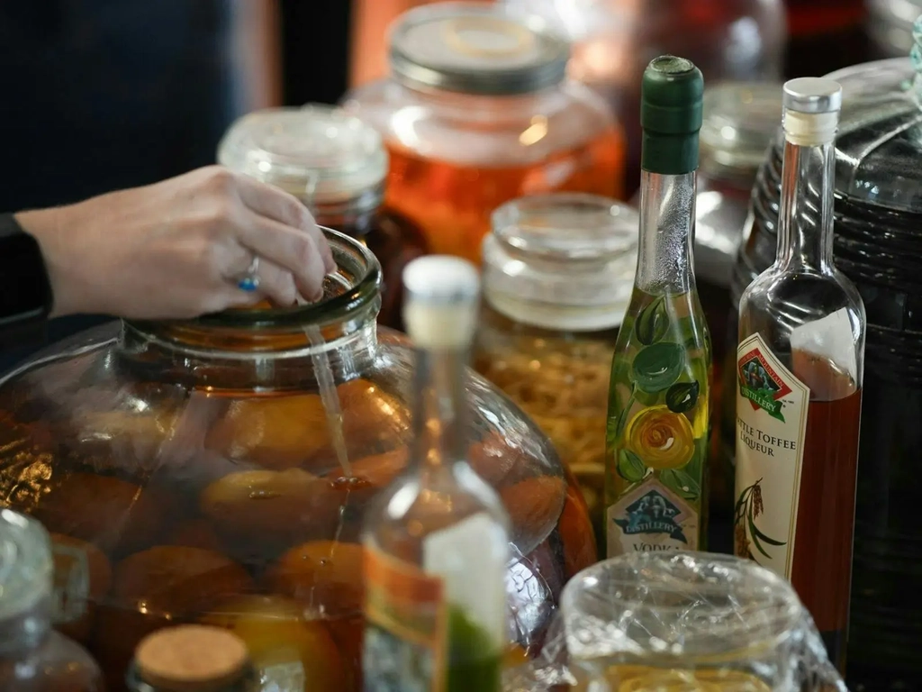 Craft Your Signature Bottle - Spirit Blending Class Image 3