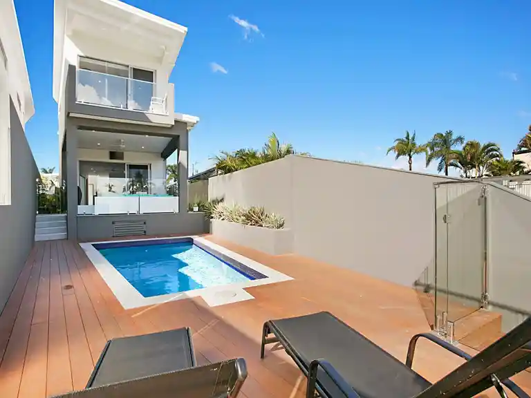 Ray Of Sunshine - Broadbeach Waters - Outdoor Area