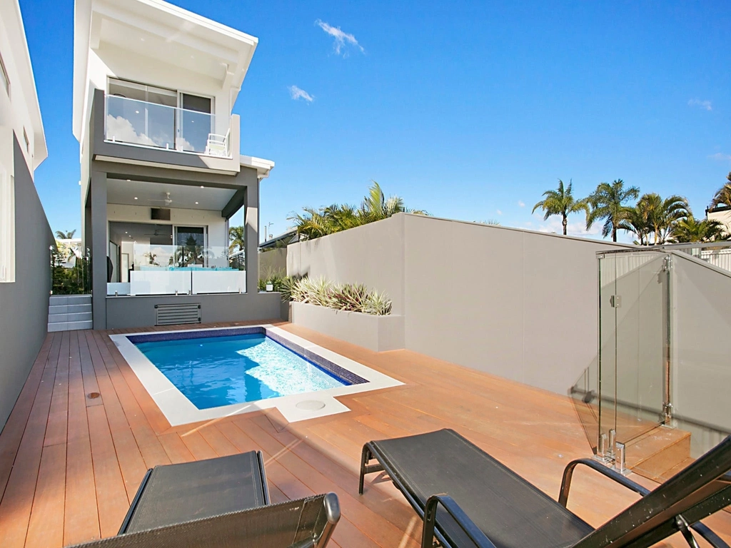 Ray Of Sunshine - Broadbeach Waters - Outdoor Area