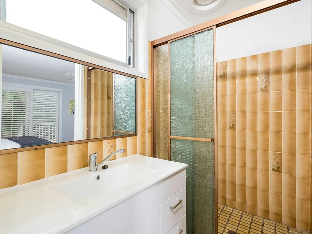 4 Bedroom home in Burleigh - Master Ensuite