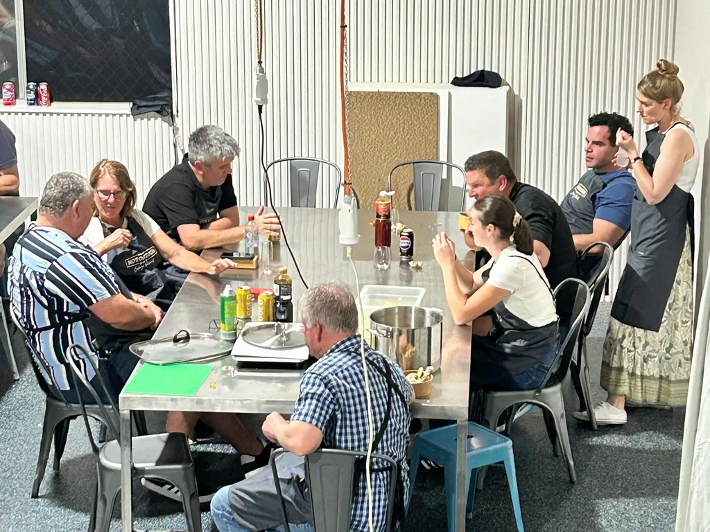 Gold Coast Cook School. Teambuilding events. Cooking classes for beginners.