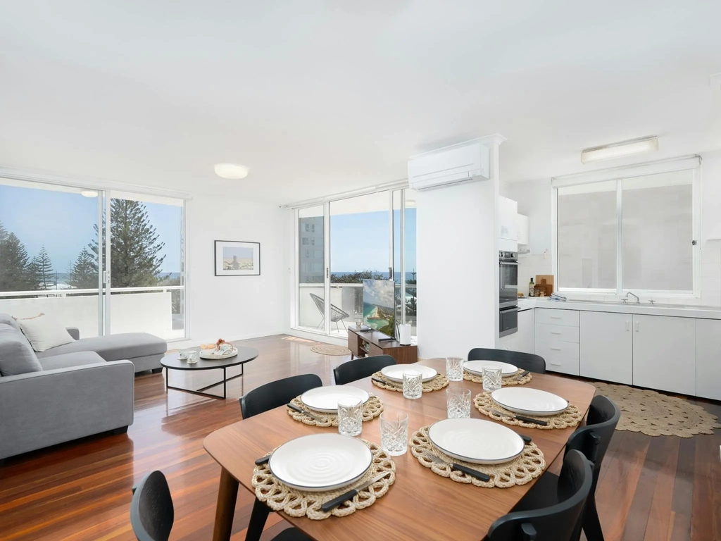 Spacious Dining Area