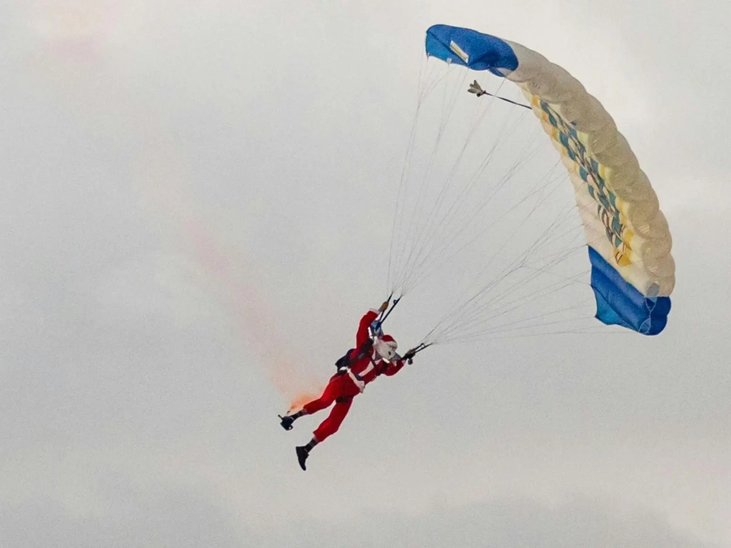 Cooly Carols Image 5