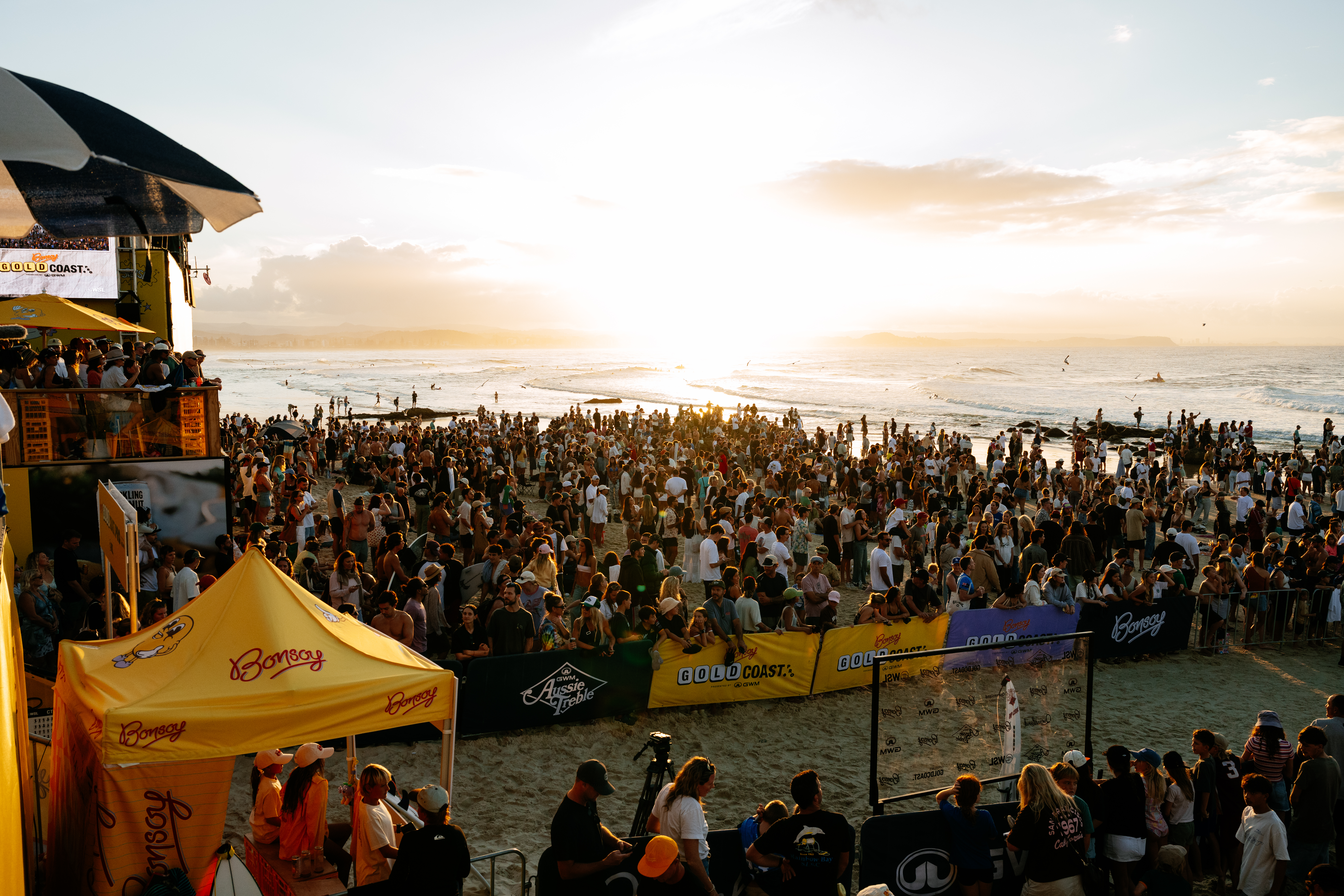 Crowd_WSL.JPG