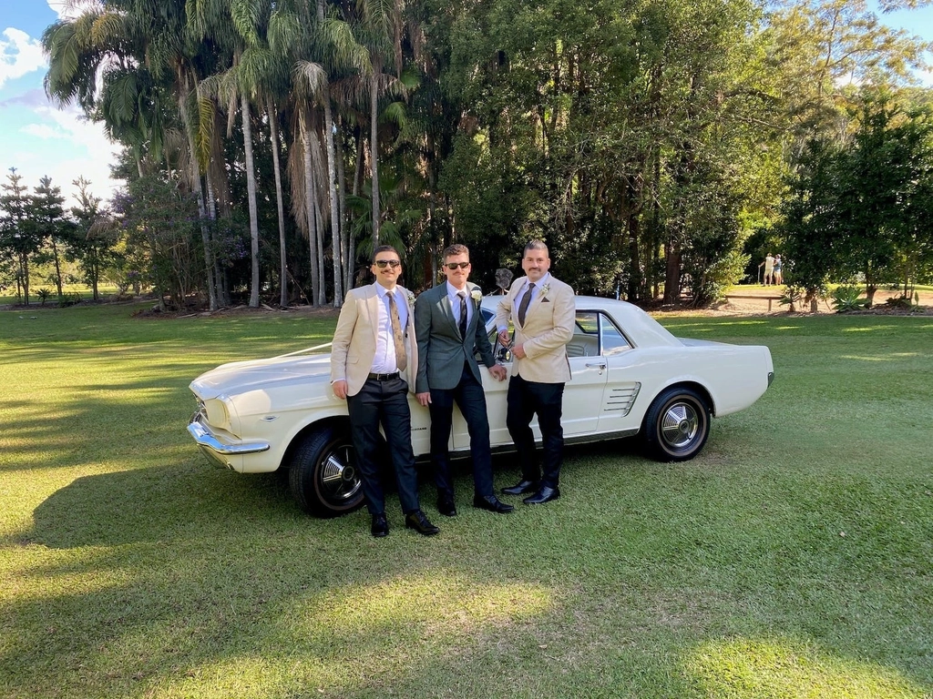 Groom and Groomens with Mustang
