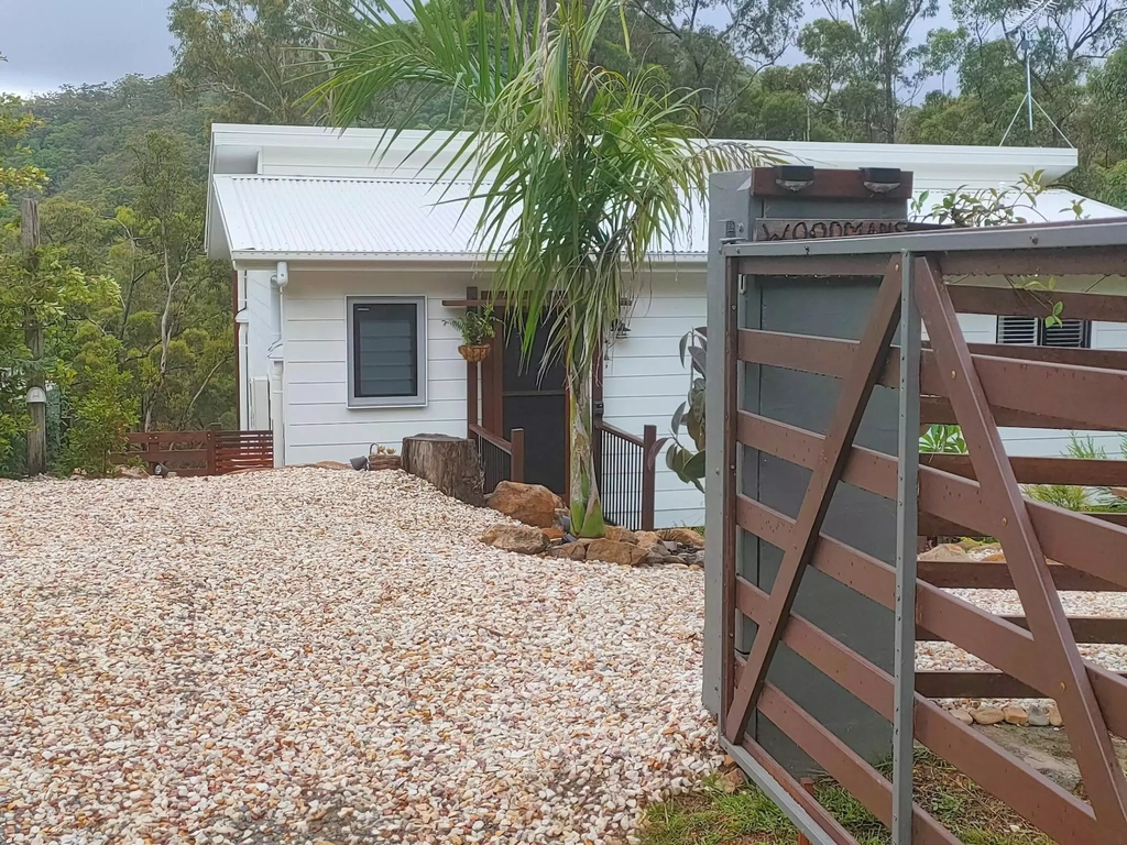 Entrance To Driveway