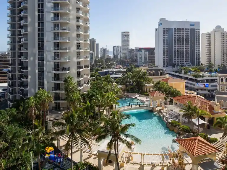 Mantra Towers of Chevron - Swimming Pool