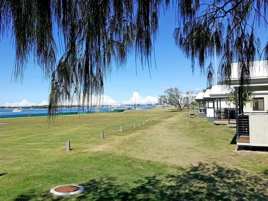 Waterfront Cabins at Broadwater Tourist Park