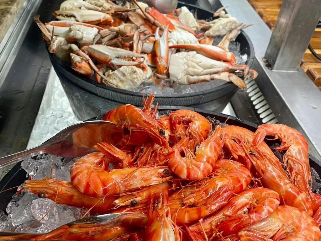 seafood at Waves
