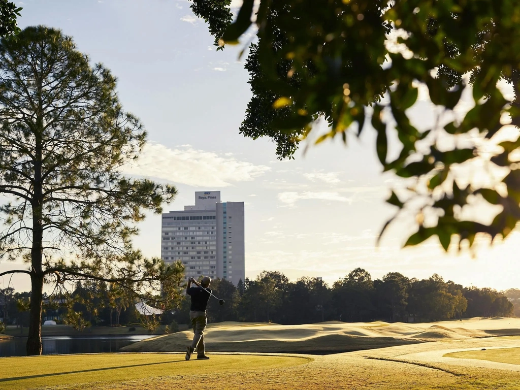 Royal Pines golf course