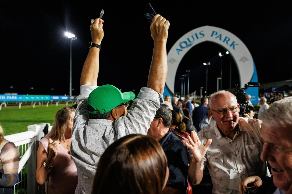 Silks Under The Stars Race Evening Image 3