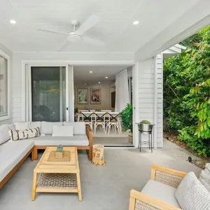 3 Bedroom home in Burleigh - outdoor entertaining area