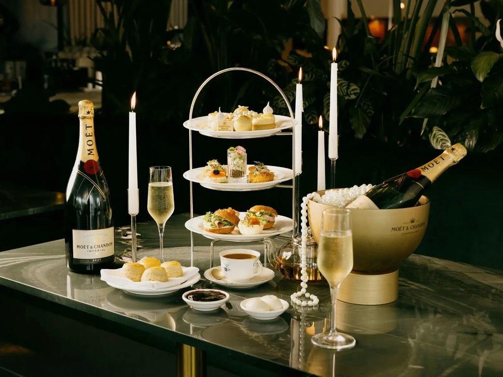 La Riviera High Tea Image 1