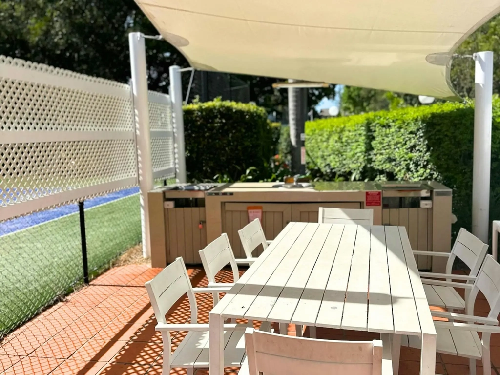 B.B.Q. with outdoor dining