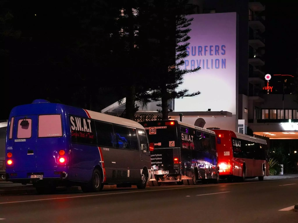 the buses in surfers paradise