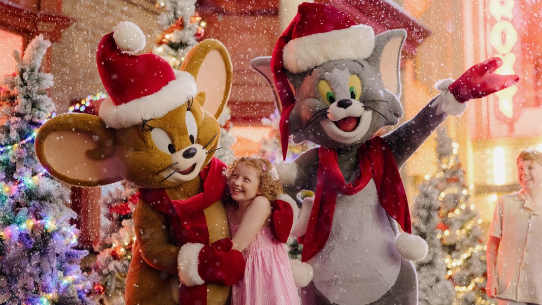 Movie_world_white_xmas_2025.jpg