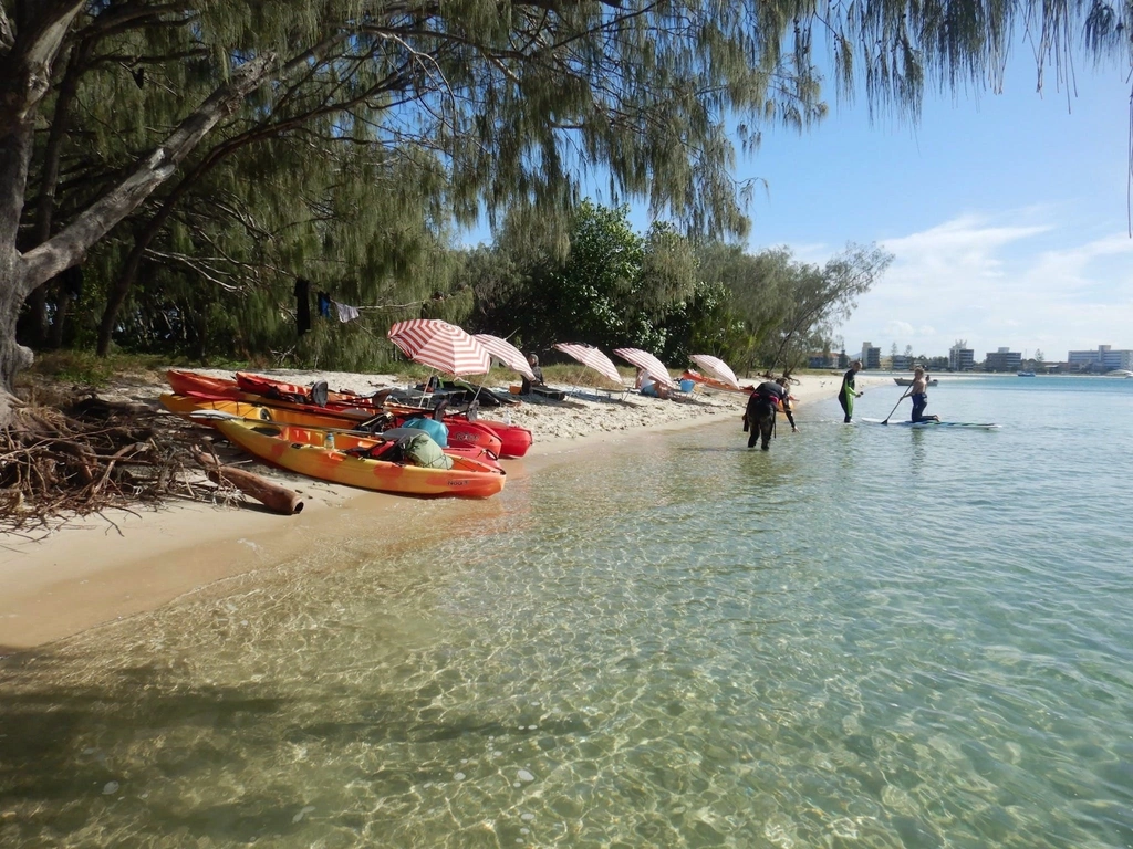 Chill out zone on Wave break Island: free lunch,stand up paddle board&transparent kayak experience