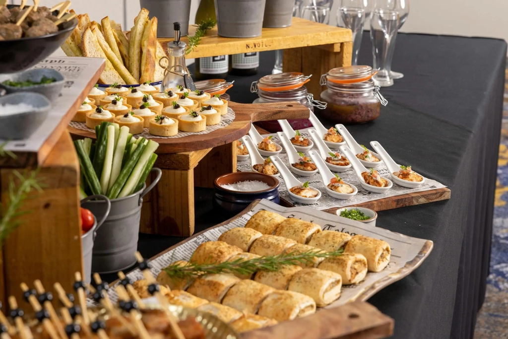 Christmas Day Lunch at Novotel Surfers Paradise Image 1