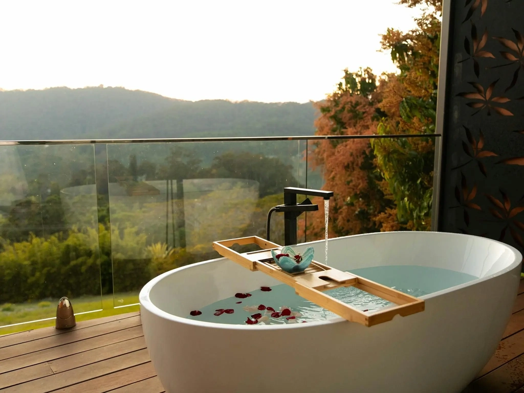 Spa Villa - Freestanding bath overlooking the breathtaking views
